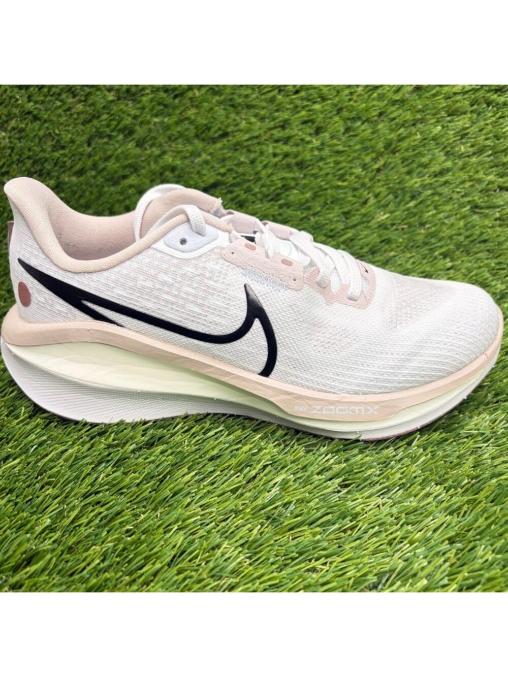 Nike Vomero 17 Platinum Violet White Womens Size 6 Road Running Shoes Sneakers